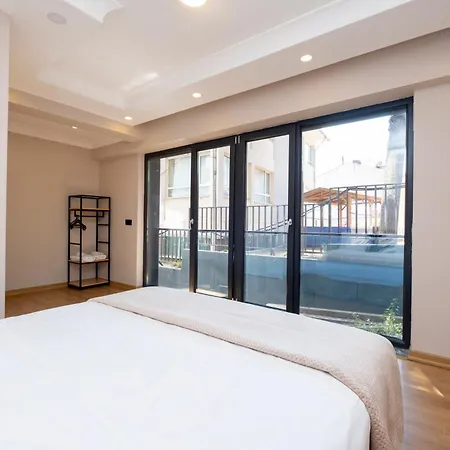 Sea View Two-bedroom In Managed - Parking And Elevator * Стамбул