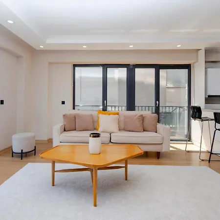 Апартаменты Sea View Two-bedroom In Managed - Parking And Elevator Стамбул