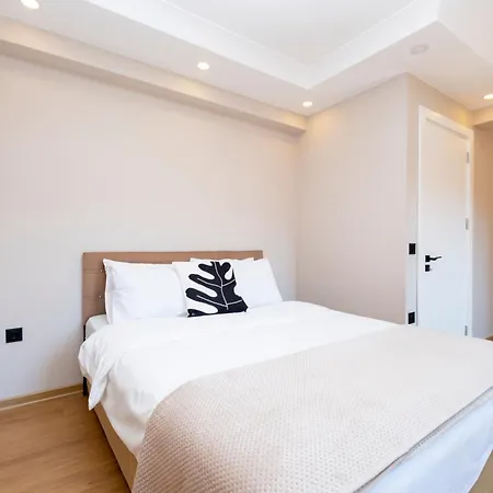 Sea View Two-bedroom In Managed - Parking And Elevator İstanbul