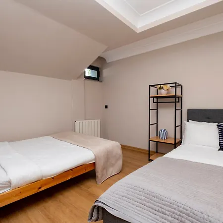 Sea View Two-bedroom In Managed - Parking And Elevator