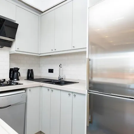 Apartament Sea View Two-bedroom In Managed - Parking And Elevator Stambuł