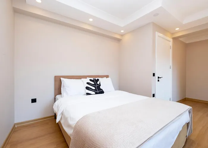 Sea View Two-bedroom In Managed - Parking And Elevator Istambul