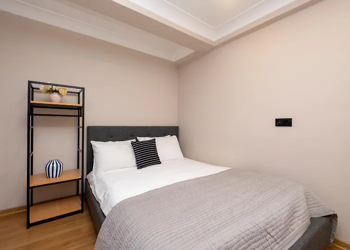 Sea View Two-bedroom In Managed - Parking And Elevator Appartement Istambul