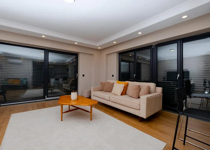 Sea View Two-bedroom In Managed - Parking And Elevator * Istambul