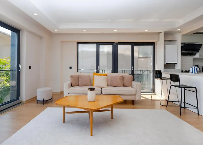 Appartement Sea View Two-bedroom In Managed - Parking And Elevator Istambul