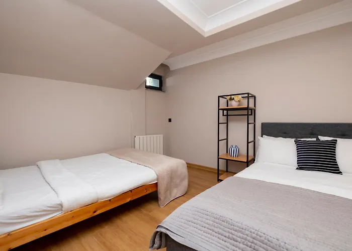 Sea View Two-bedroom In Managed - Parking And Elevator