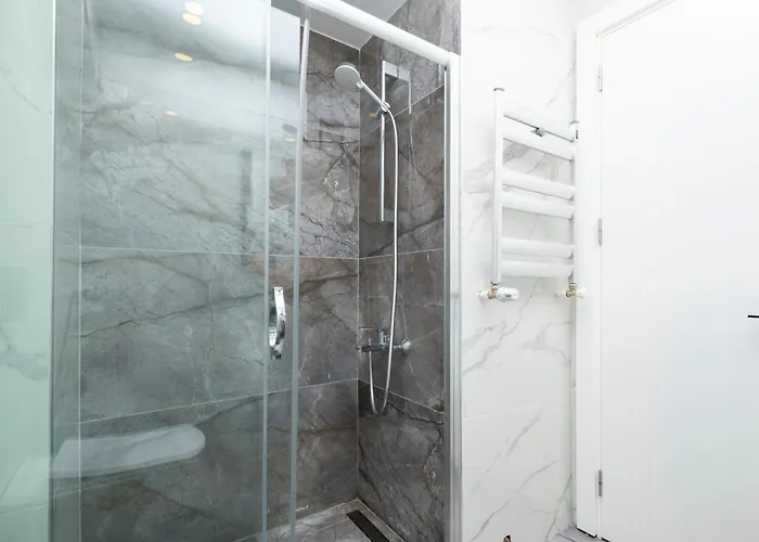 Sea View Two-bedroom In Managed - Parking And Elevator