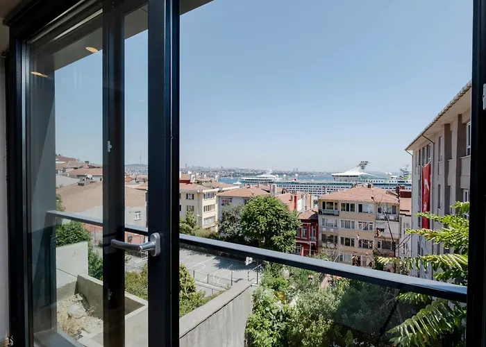 Sea View Two-bedroom In Managed - Parking And Elevator İstanbul