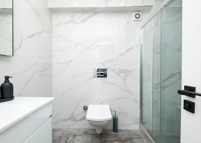 Sea View Two-bedroom In Managed - Parking And Elevator * Istambul