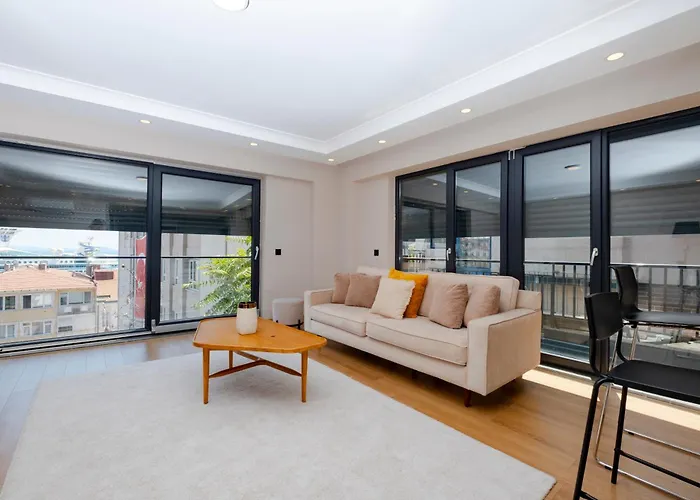 Sea View Two-bedroom In Managed - Parking And Elevator