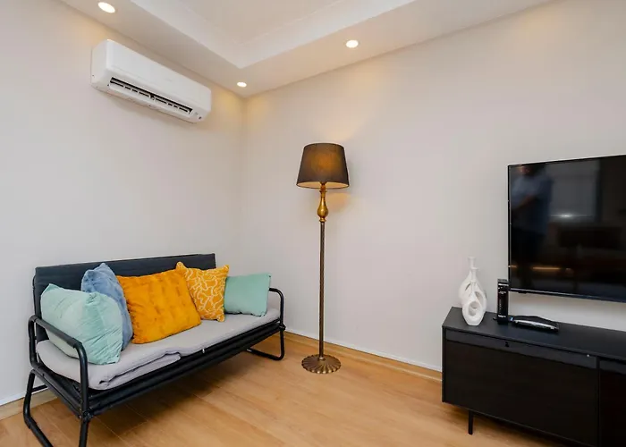 Sea View Two-bedroom In Managed - Parking And Elevator * Istambul