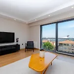 Sea View Two-bedroom In Managed - Parking And Elevator *