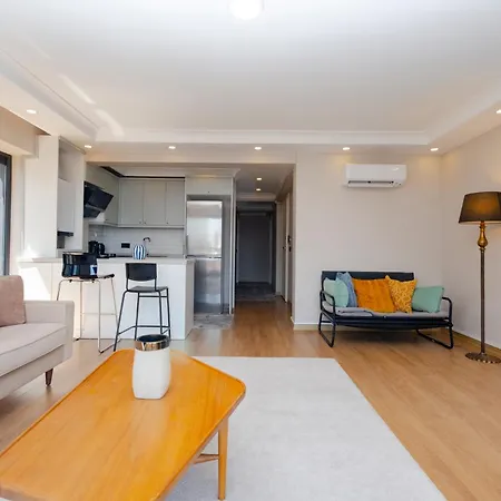 Apartamento Sea View Two-bedroom In Managed - Parking And Elevator Estambul