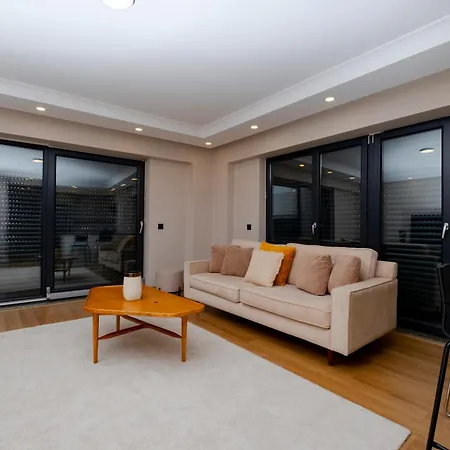 Sea View Two-bedroom In Managed - Parking And Elevator * Estambul