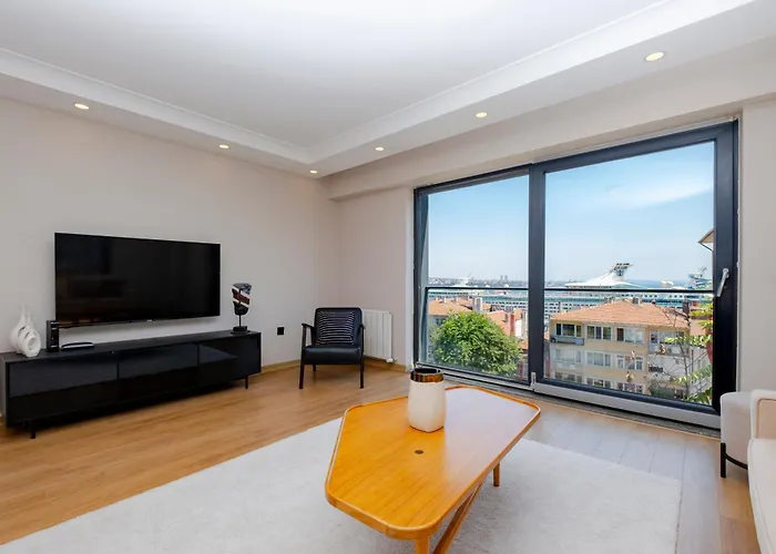 Sea View Two-bedroom In Managed - Parking And Elevator *